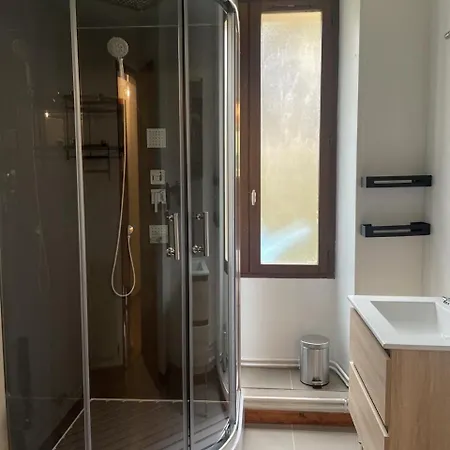 Verlaine, Appartement 2 Chambres Face Au Chateau De Sedan Sedan