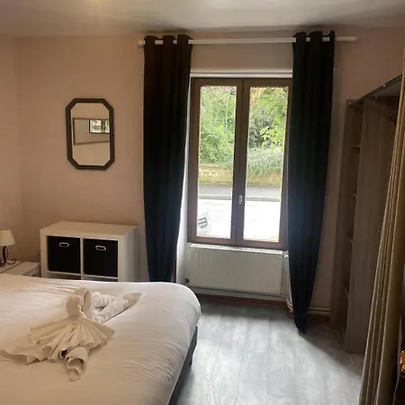 Verlaine, Appartement 2 Chambres Face Au Chateau De Sedan *